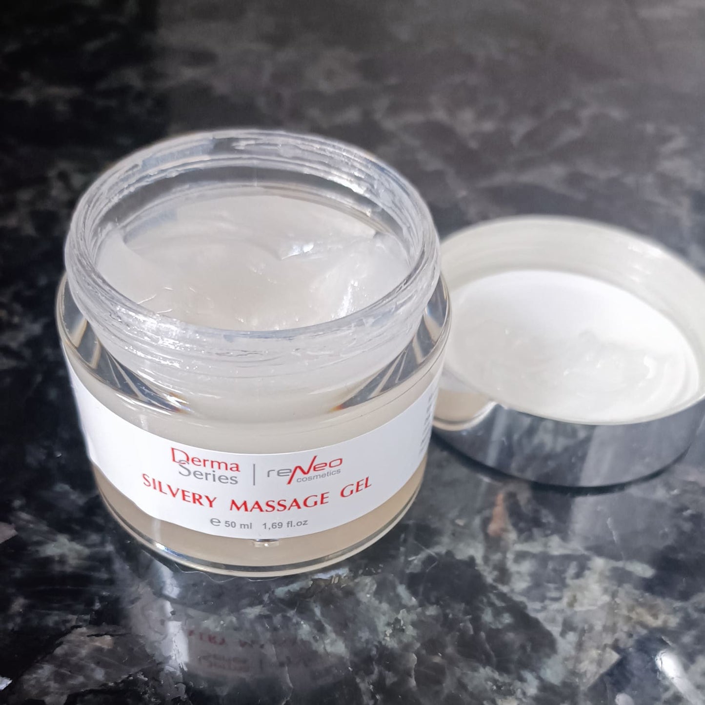 SILVERY MASSAGE GEL
