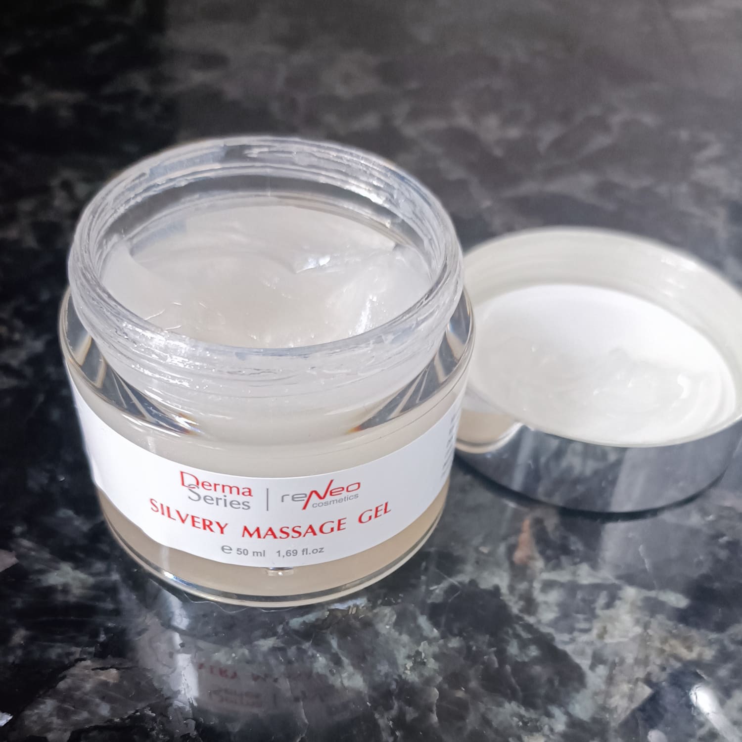 SILVERY MASSAGE GEL